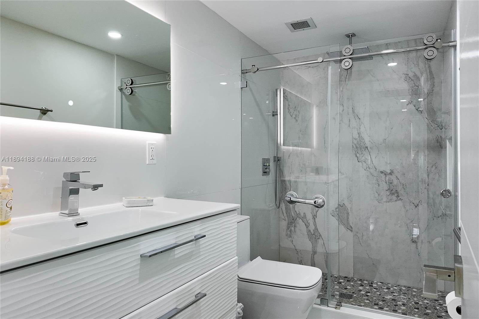 2Q 3 / 3 1740 sq. ft. $ 2025-10-10 0 Photo