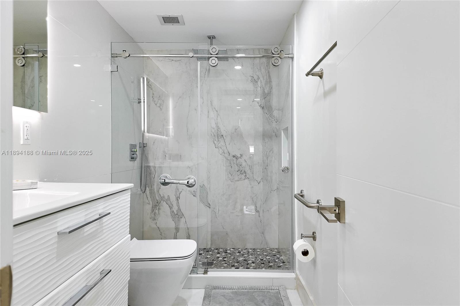 2Q 3 / 3 1740 sq. ft. $ 2025-10-10 0 Photo