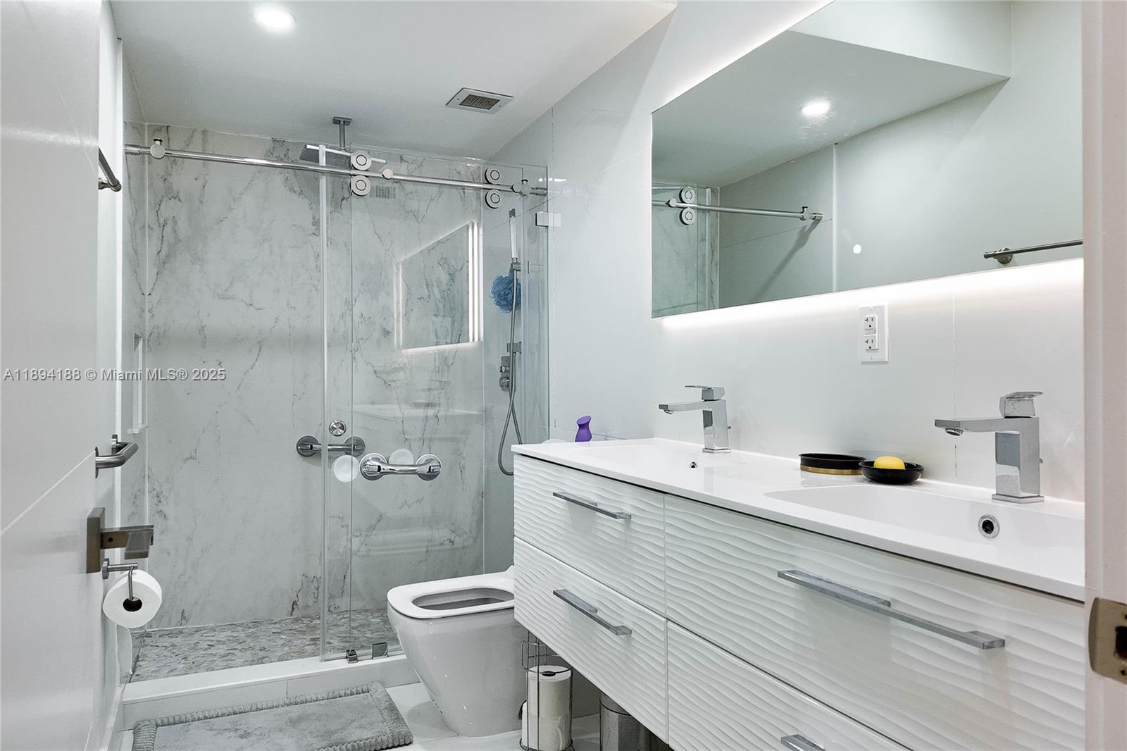 2Q 3 / 3 1740 sq. ft. $ 2025-10-10 0 Photo