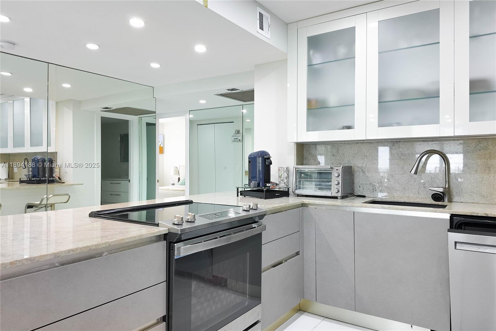 2Q 3 / 3 1740 sq. ft. $ 2025-10-10 0 Photo