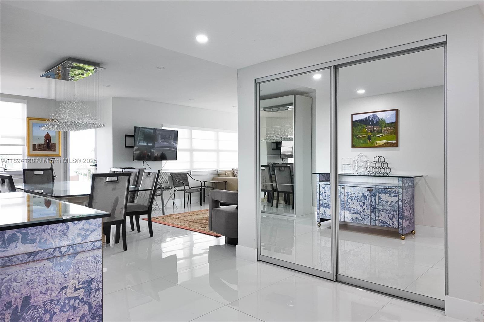 2Q 3 / 3 1740 sq. ft. $ 2025-10-10 0 Photo