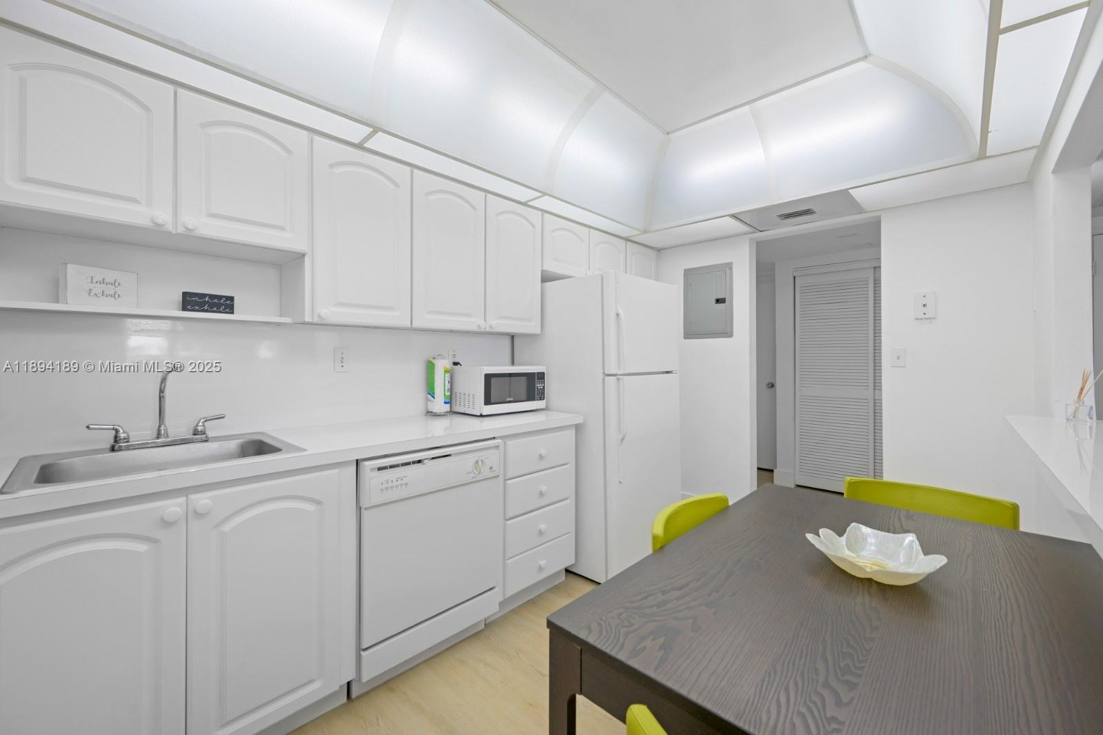 Photo of 19370 Collins Ave  #422, Sunny Isles Beach, Florida, 33160 - 