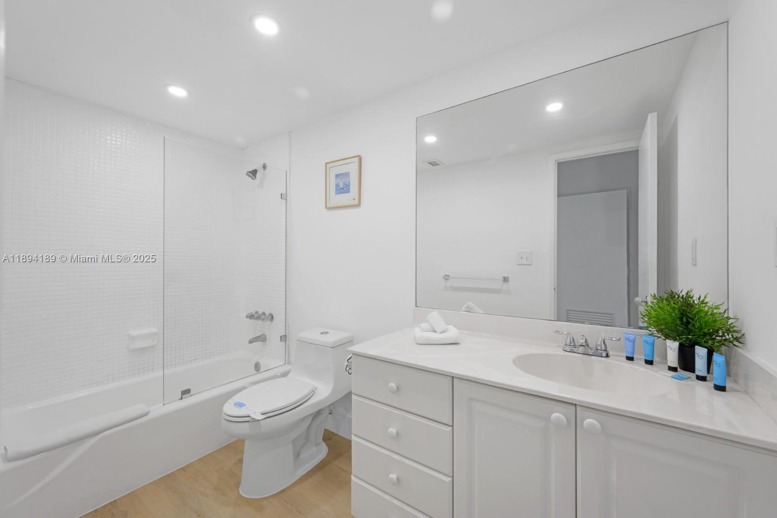 Photo of 19370 Collins Ave  #422, Sunny Isles Beach, Florida, 33160 - 