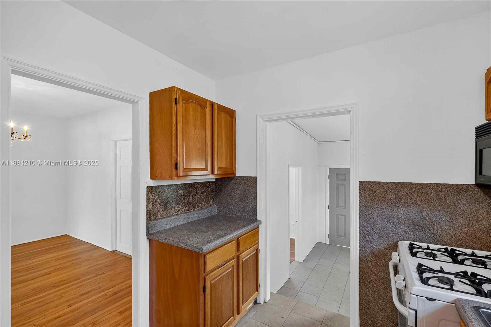   /  2835 sq. ft. $ 2025-10-10 0 foto