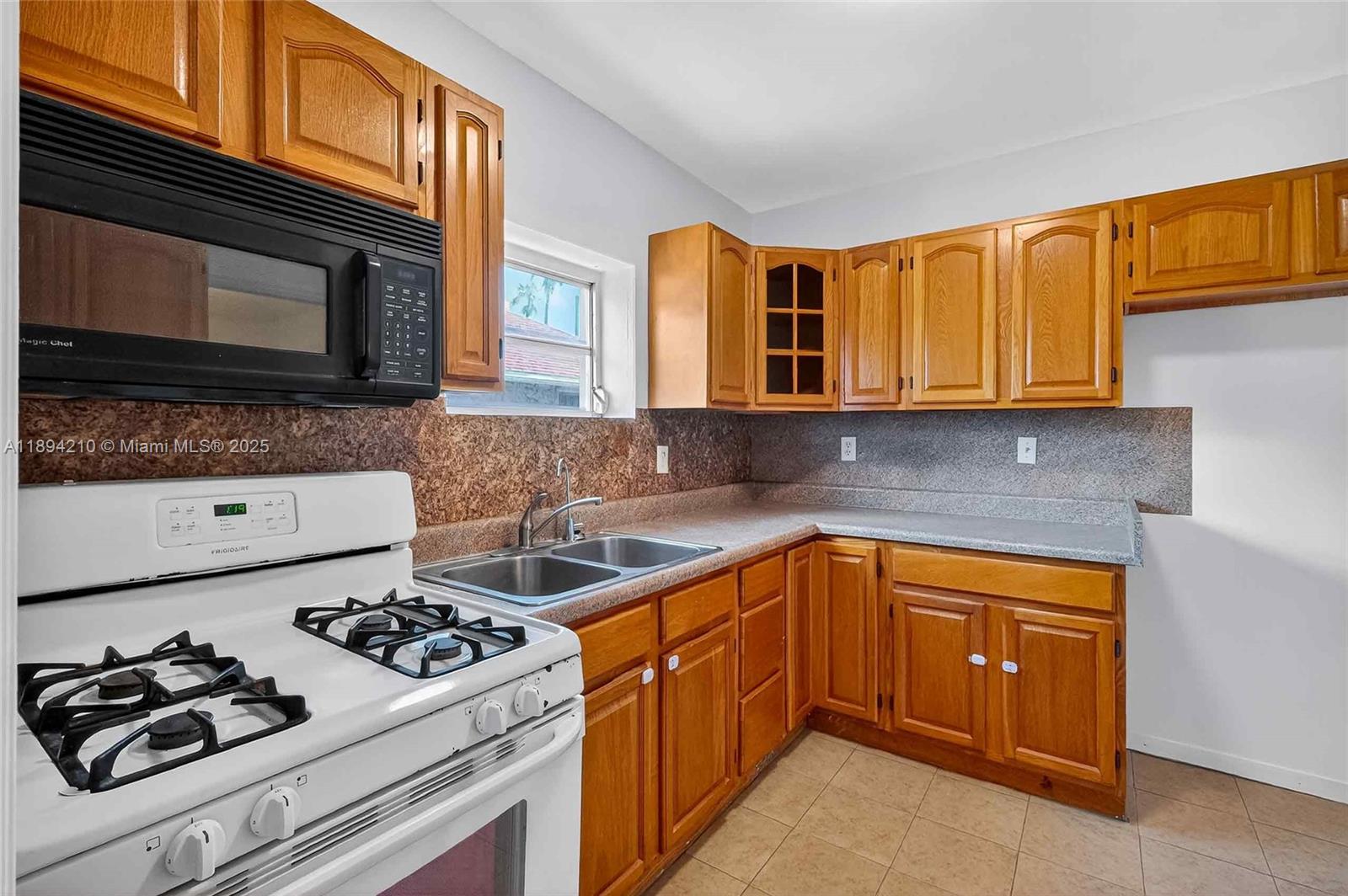   /  2835 sq. ft. $ 2025-10-10 0 foto