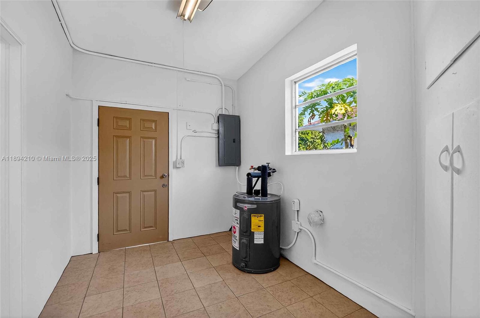  /  2835 sq. ft. $ 2025-10-10 0 foto