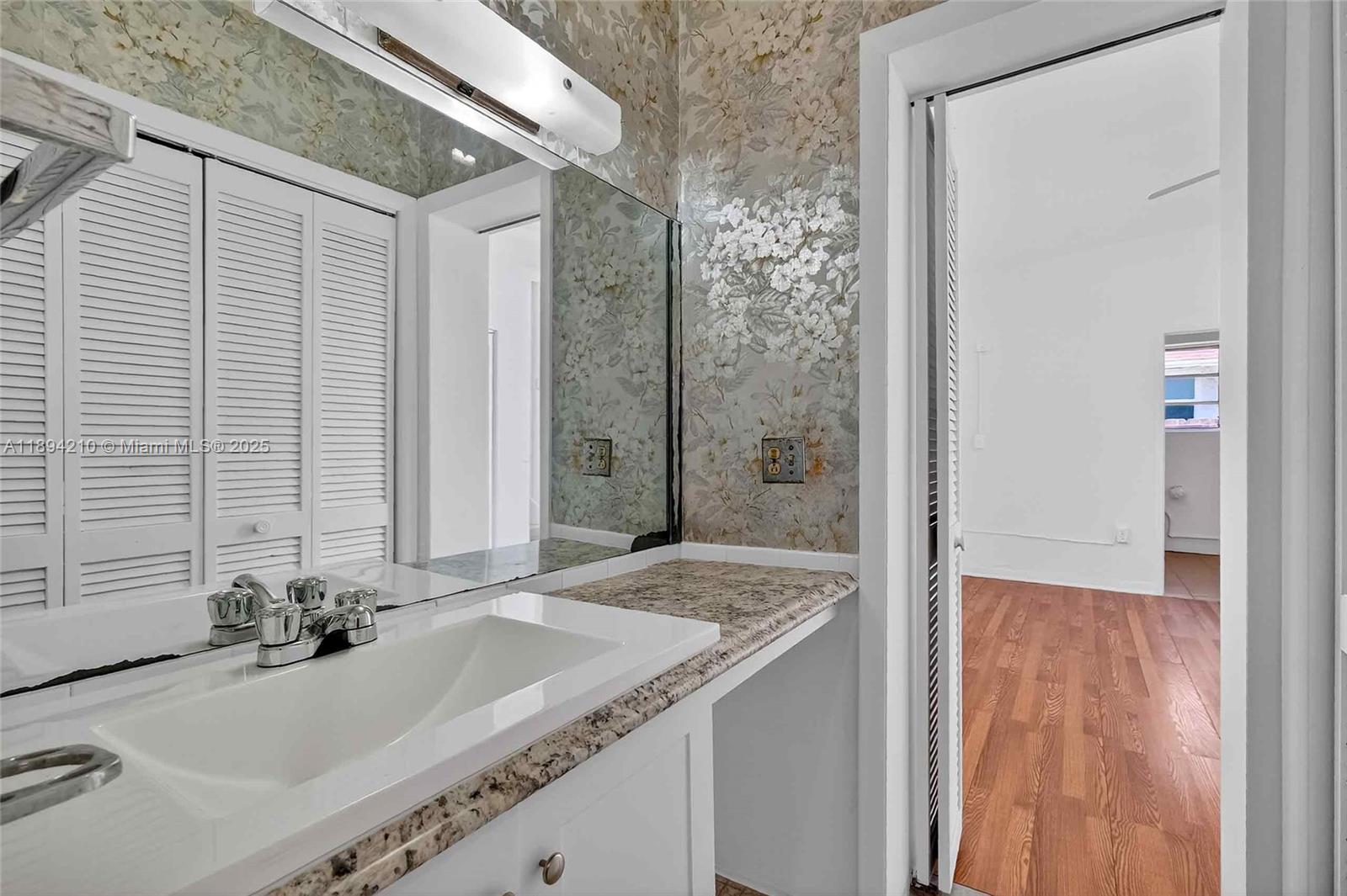   /  2835 sq. ft. $ 2025-10-10 0 foto