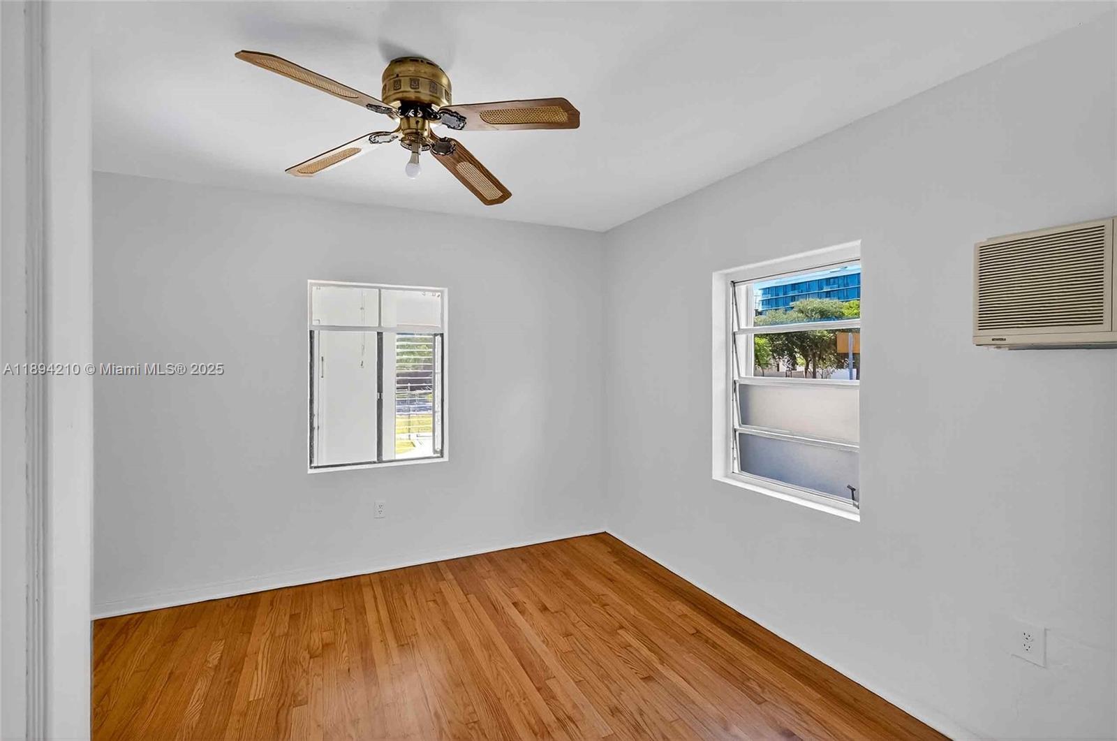   /  2835 sq. ft. $ 2025-10-10 0 foto
