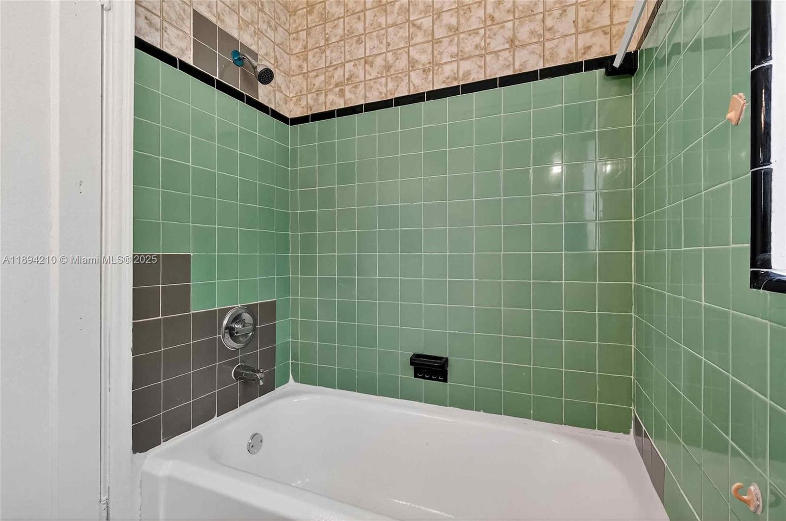   /  2835 sq. ft. $ 2025-10-10 0 foto