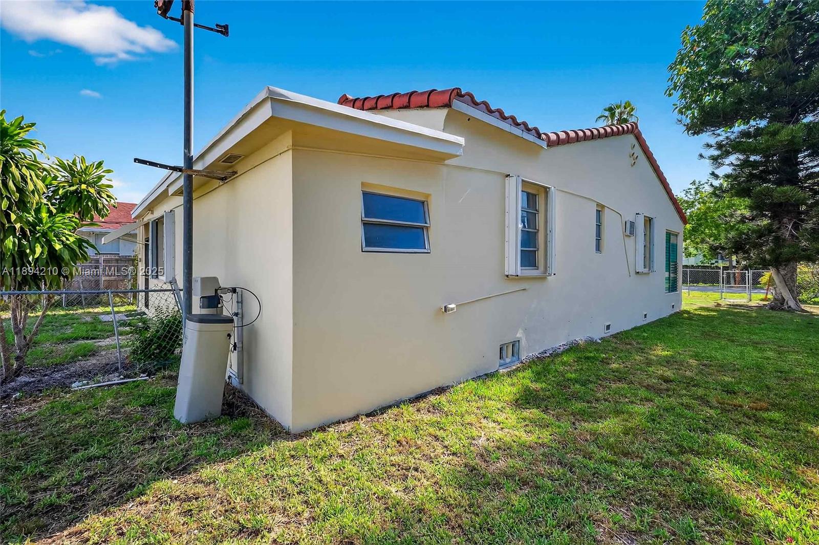   /  2835 sq. ft. $ 2025-10-10 0 foto