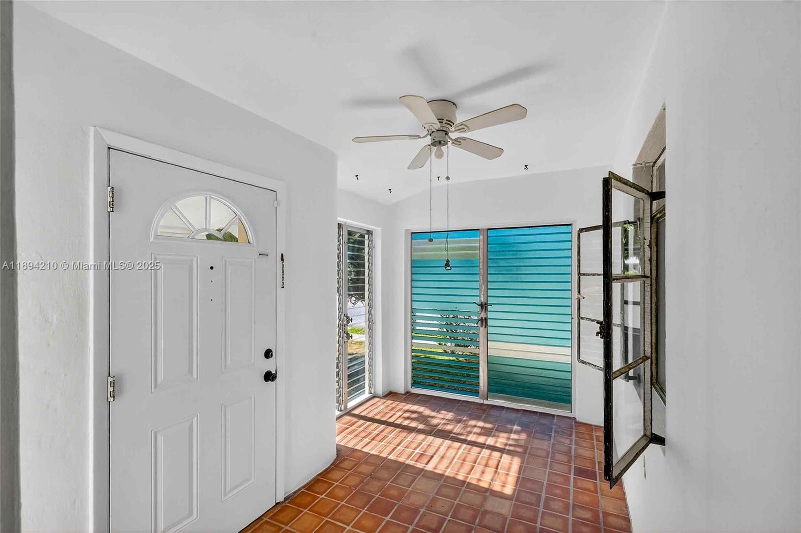   /  2835 sq. ft. $ 2025-10-10 0 foto
