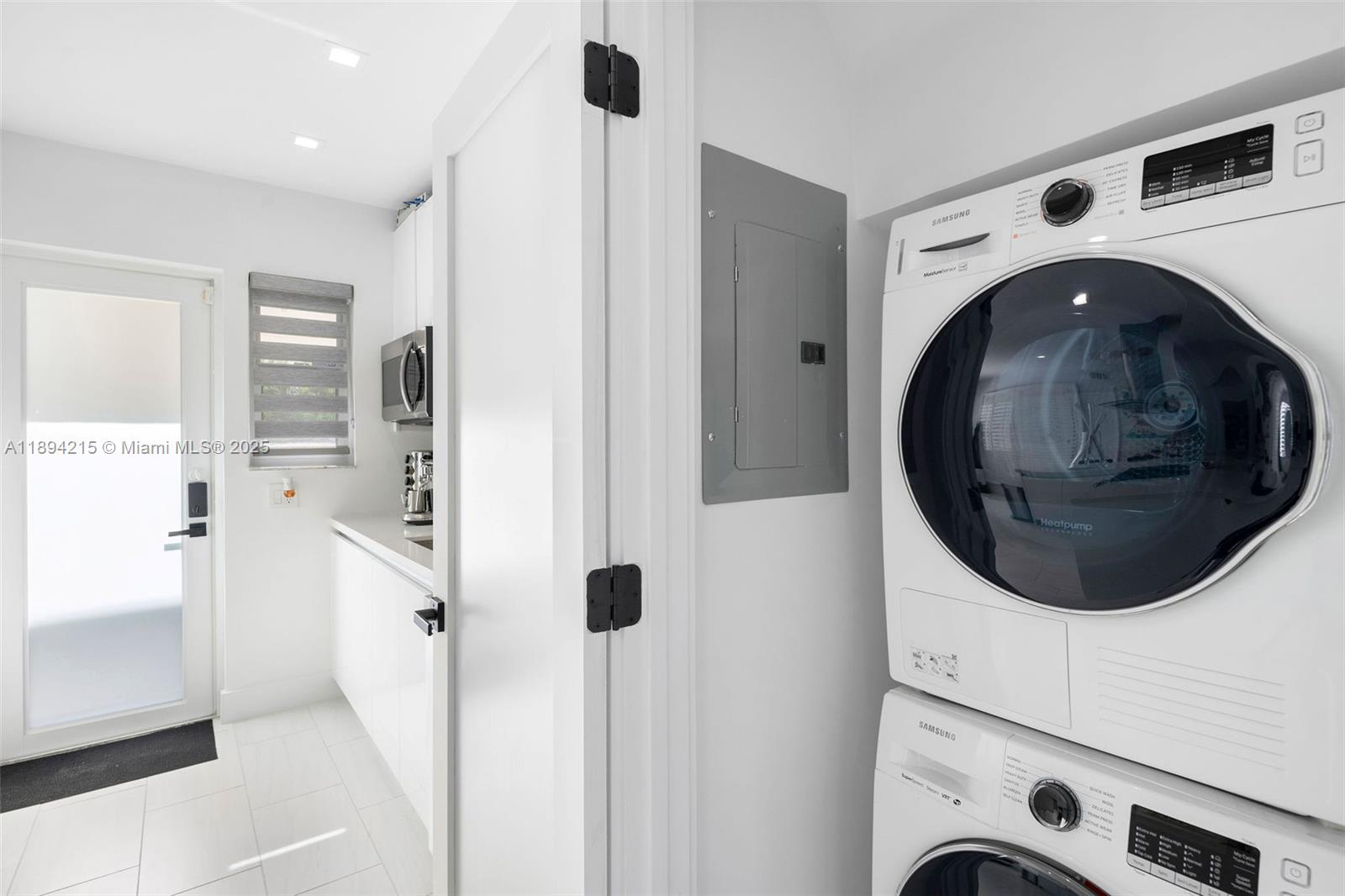 See details / 5500 sq. ft. $ 2025-10-10 0 Photo