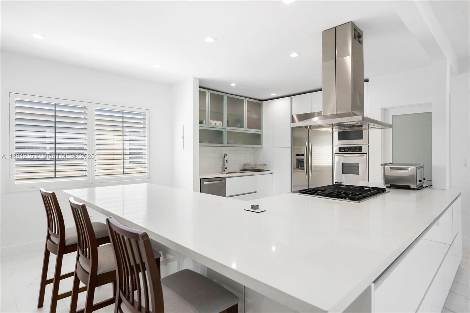 See details / 5500 sq. ft. $ 2025-10-10 0 Photo