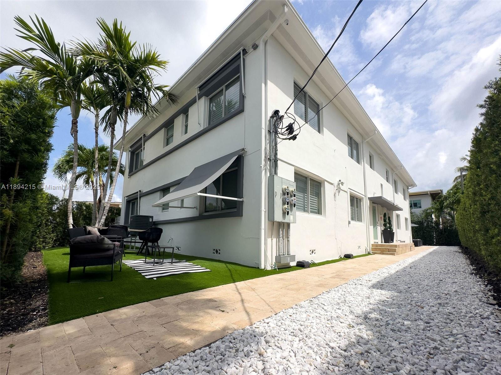 See details / 5500 sq. ft. $ 2025-10-10 0 Photo