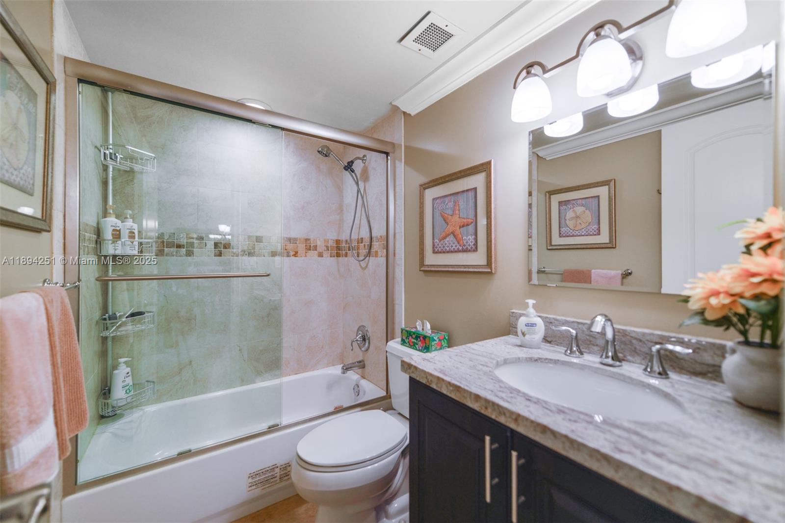 11K 1 / 2 870 sq. ft. $ 2025-10-10 0 Photo