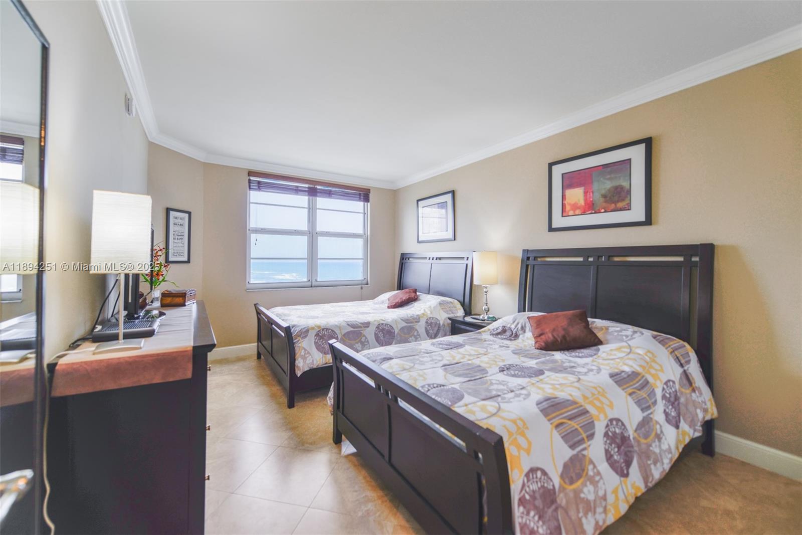11K 1 / 2 870 sq. ft. $ 2025-10-10 0 Photo