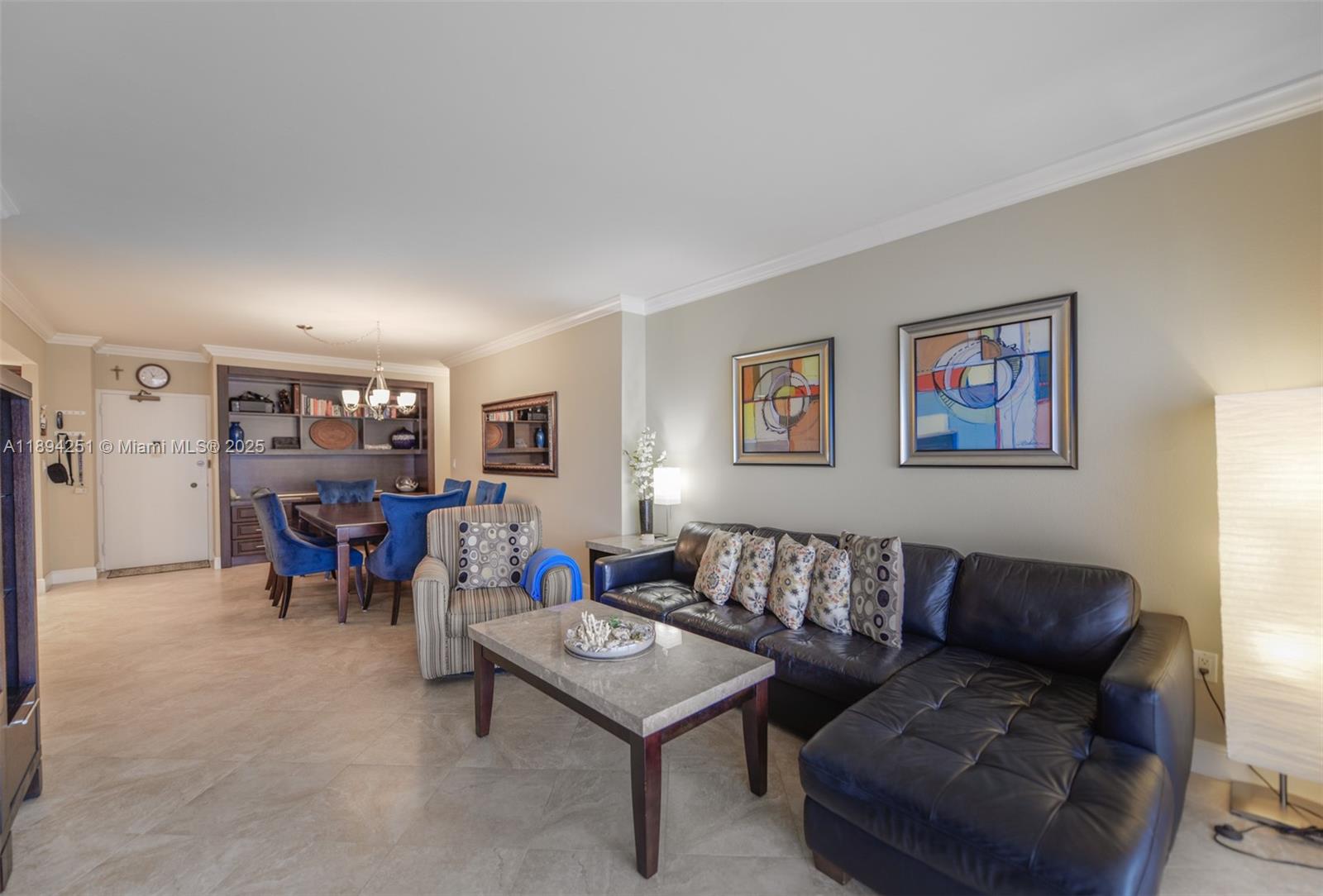 11K 1 / 2 870 sq. ft. $ 2025-10-10 0 Photo
