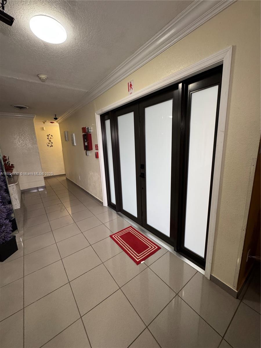   /   sq. ft. $ 2025-10-10 0 Photo