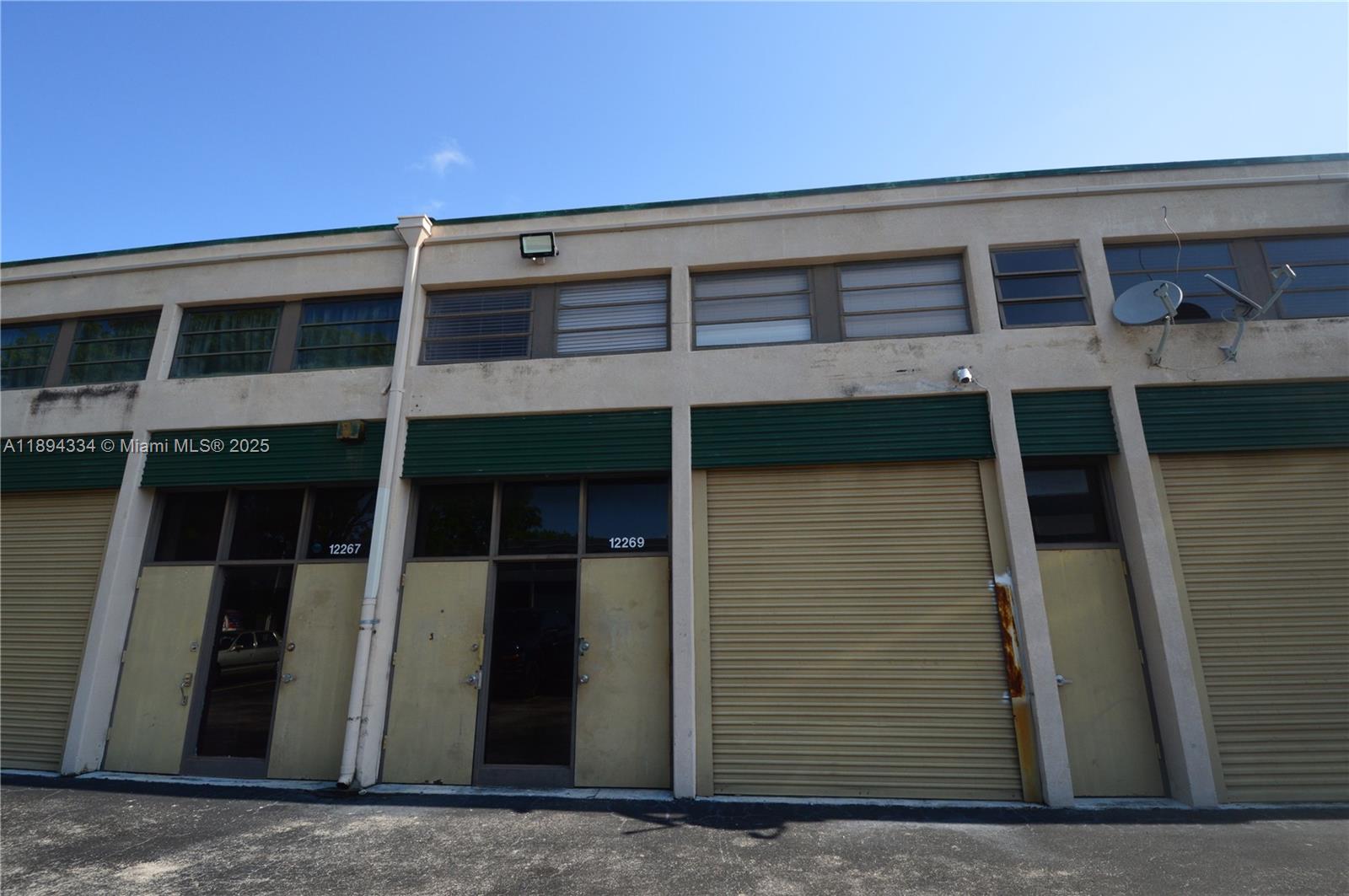 14  /   sq. ft. $ 2025-10-10 0 Photo