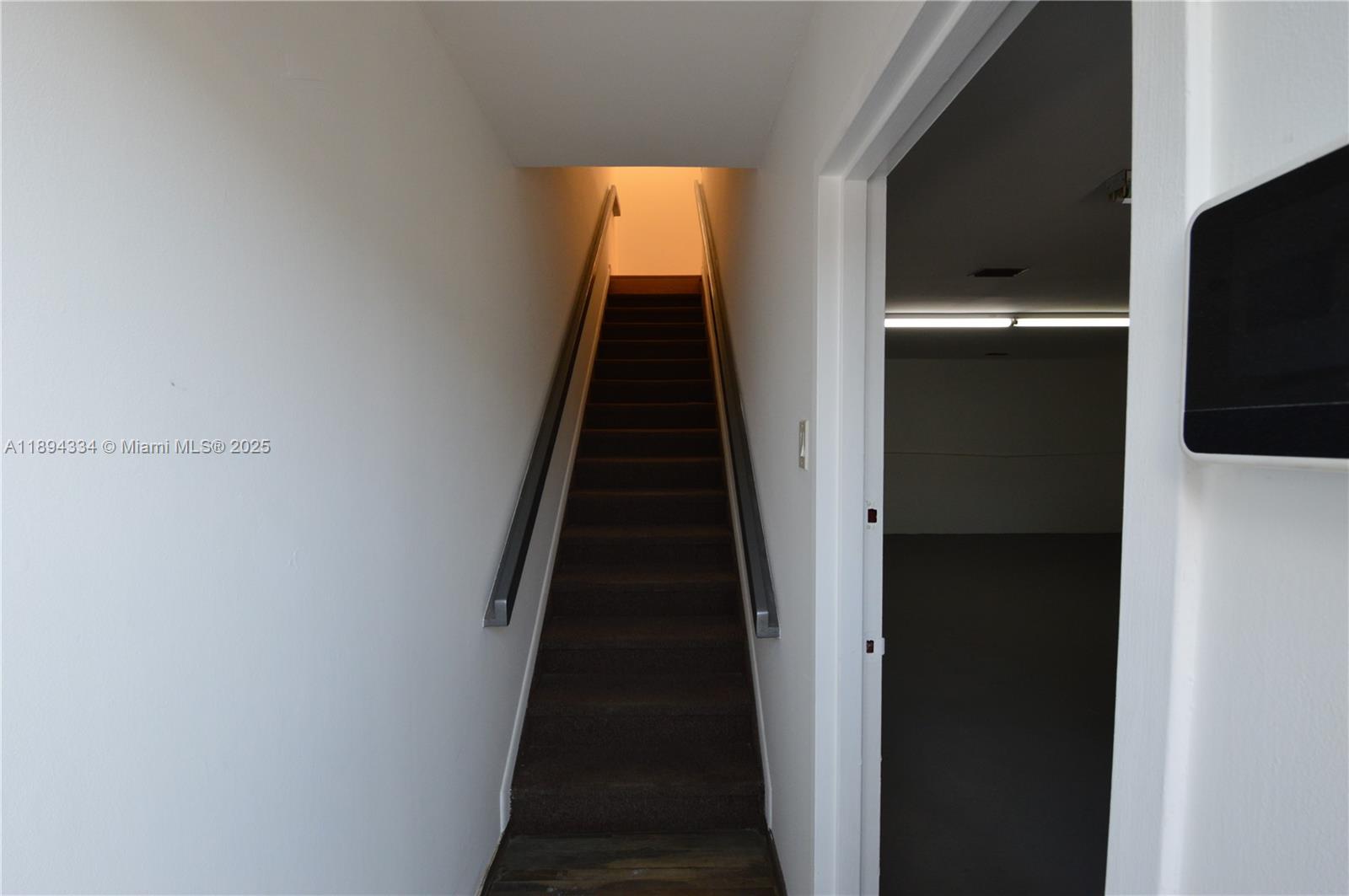14  /   sq. ft. $ 2025-10-10 0 Photo