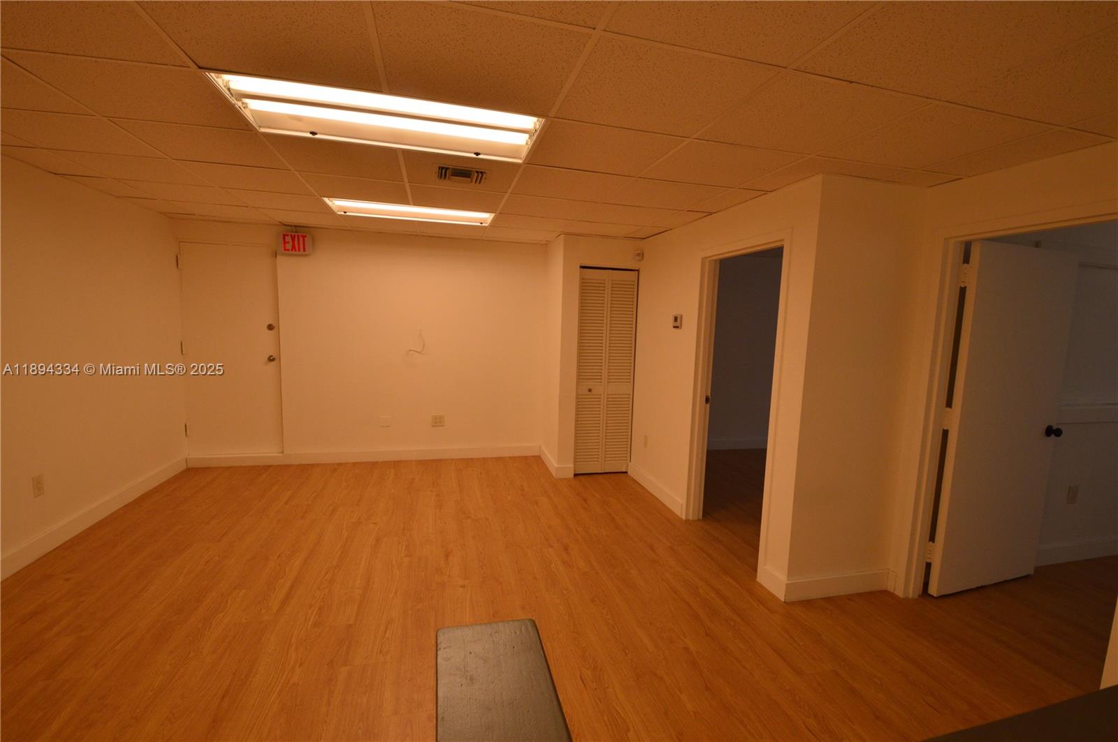 14  /   sq. ft. $ 2025-10-10 0 Photo