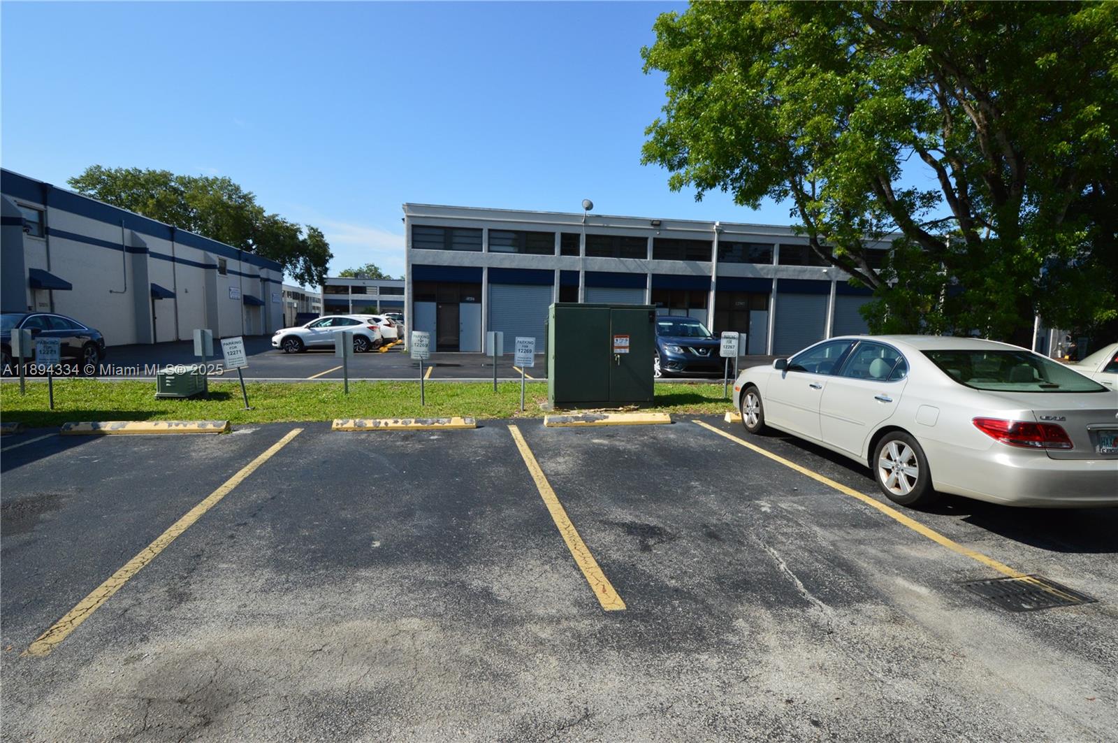 14  /   sq. ft. $ 2025-10-10 0 Photo