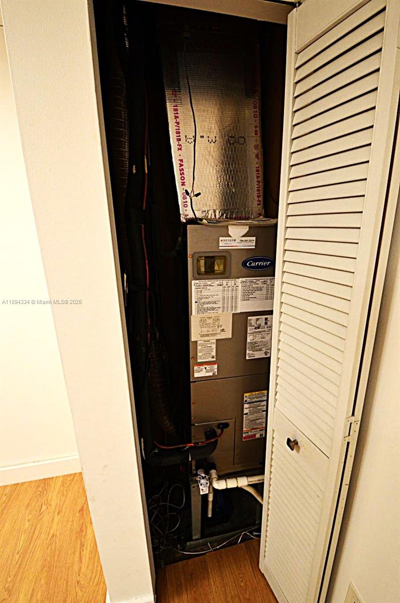 14  /   sq. ft. $ 2025-10-10 0 Photo