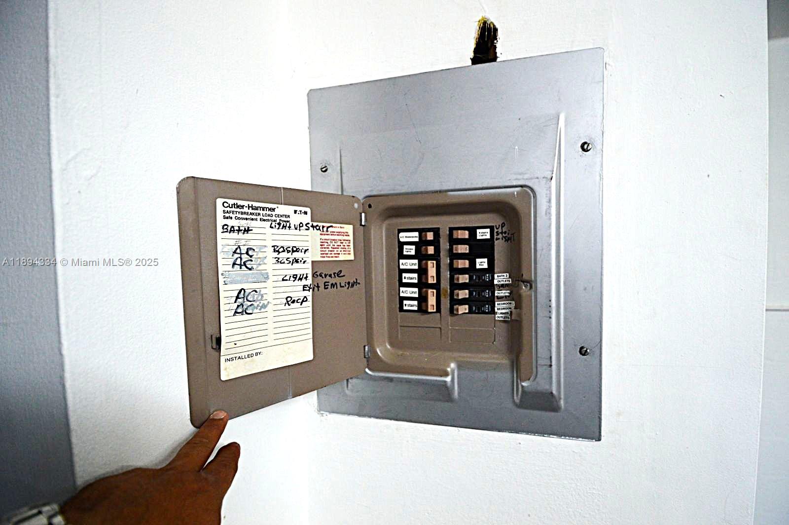 14  /   sq. ft. $ 2025-10-10 0 Photo