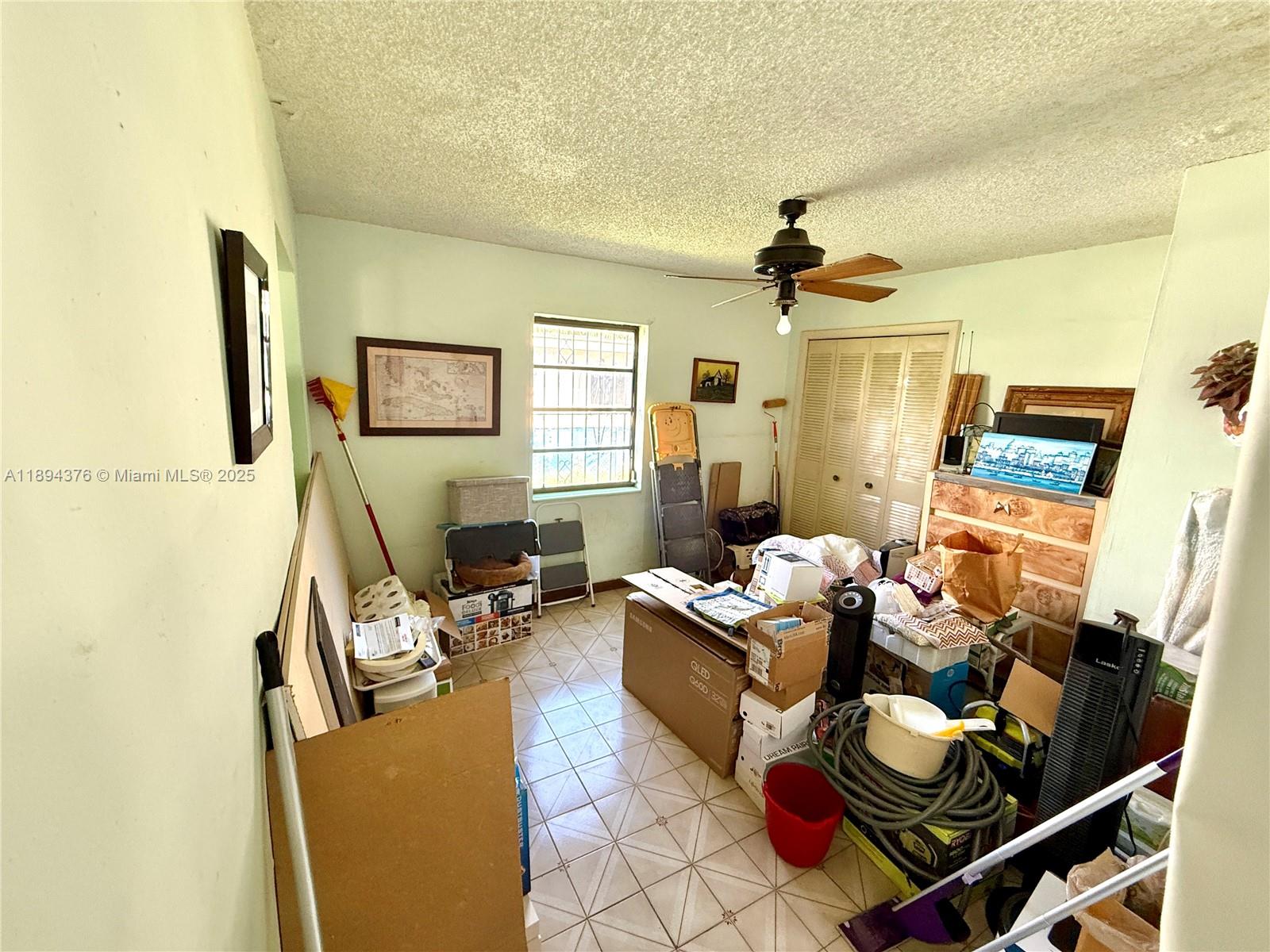   /  1590 sq. ft. $ 2025-10-10 0 foto