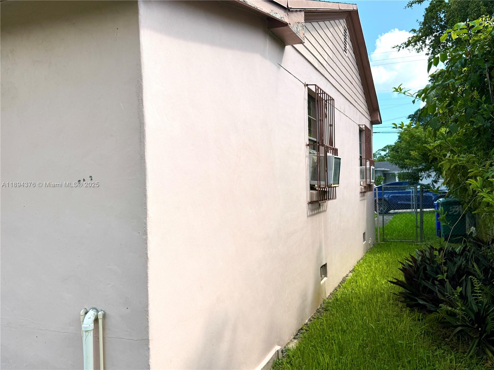   /  1590 sq. ft. $ 2025-10-10 0 foto