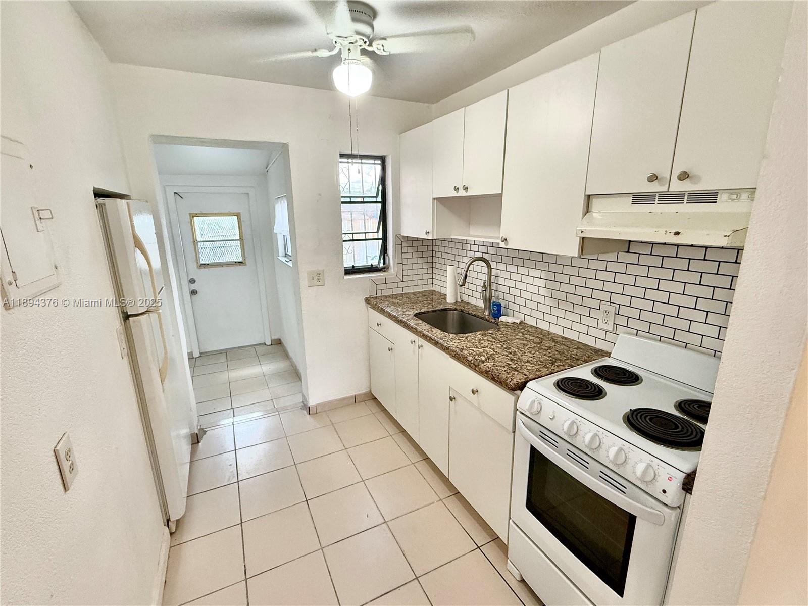  /  1590 sq. ft. $ 2025-10-10 0 foto