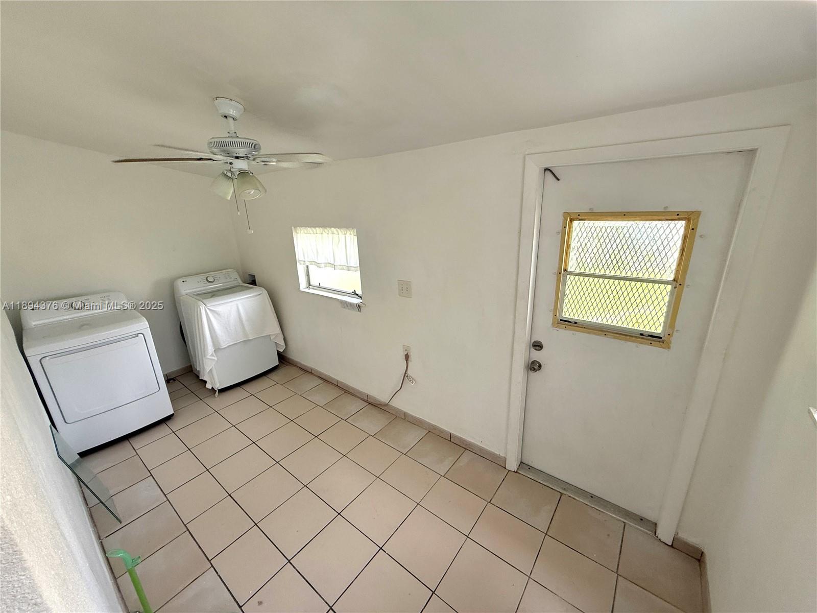   /  1590 sq. ft. $ 2025-10-10 0 foto