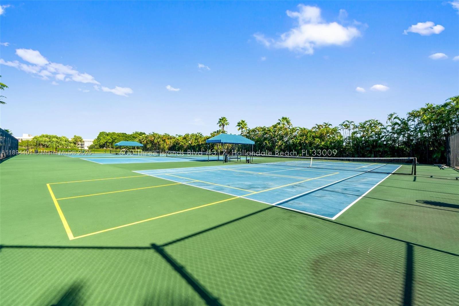 Photo of 600 Three Islands Blvd  #317, Hallandale Beach, Florida, 33009 - Tennis & pickleball courts