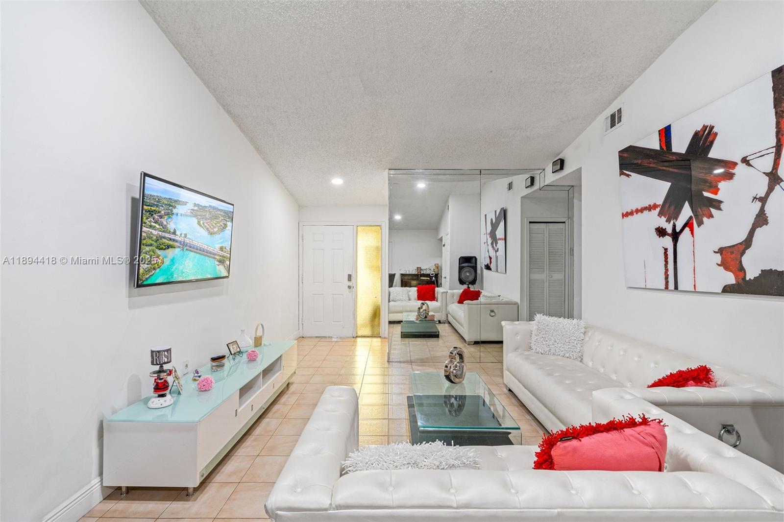   /  1316 sq. ft. $ 2025-10-10 0 foto