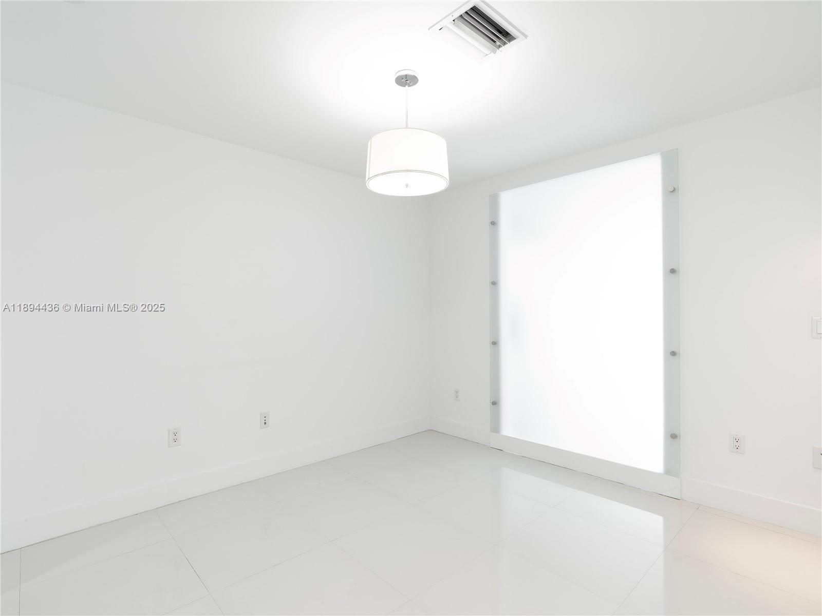 Photo of 2950 188th St  #225, Aventura, Florida, 33180 - 