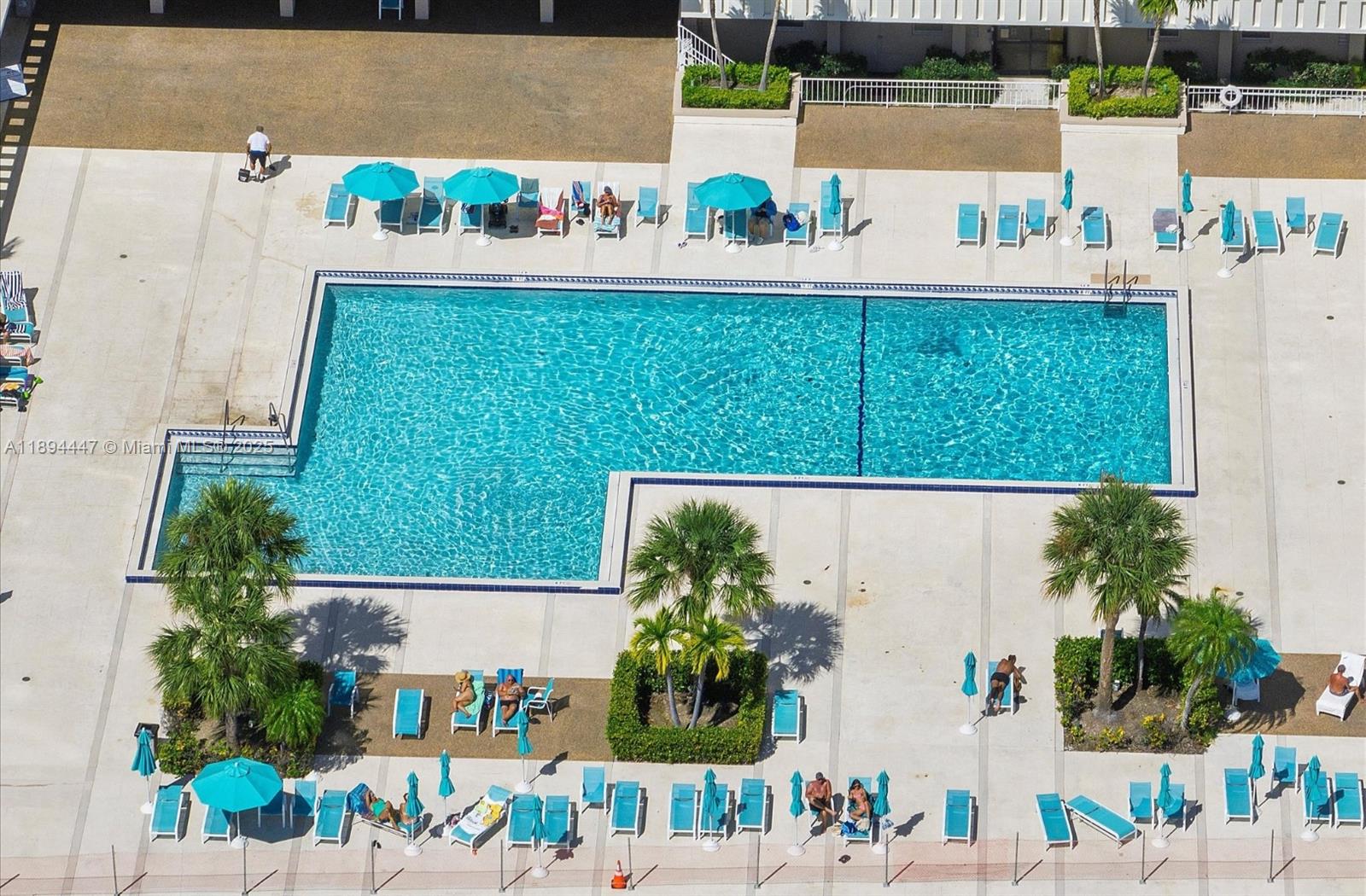 2014 1 / 2 762 sq. ft. $ 2025-10-31 0 Photo