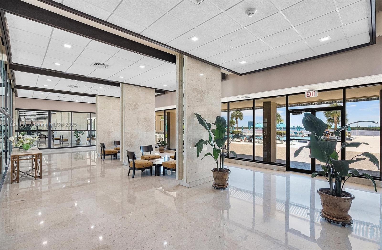 2014 1 / 2 762 sq. ft. $ 2025-10-31 0 Photo