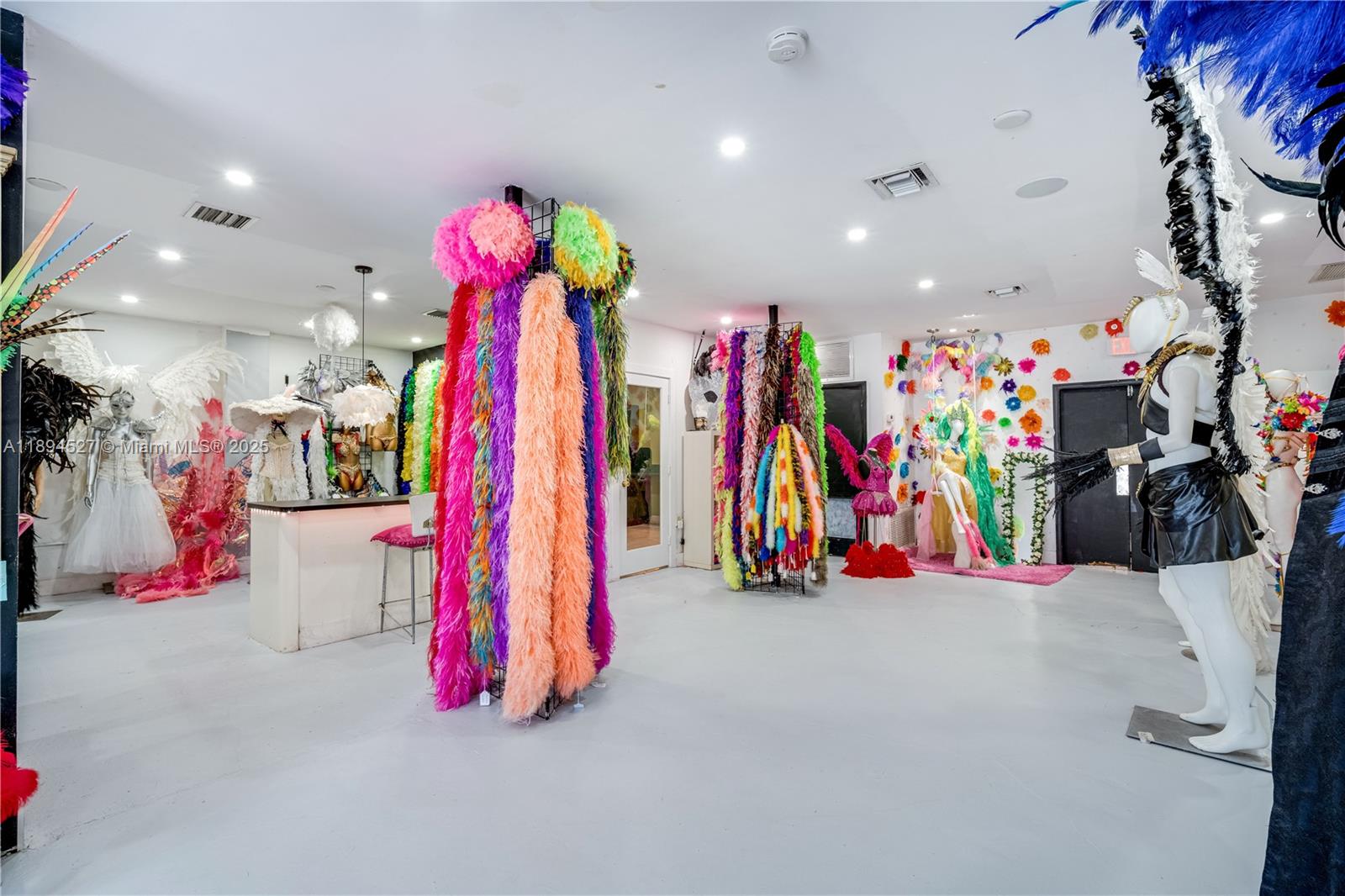 Ver detalles   /   sq. ft. $ 2025-10-11 0 foto