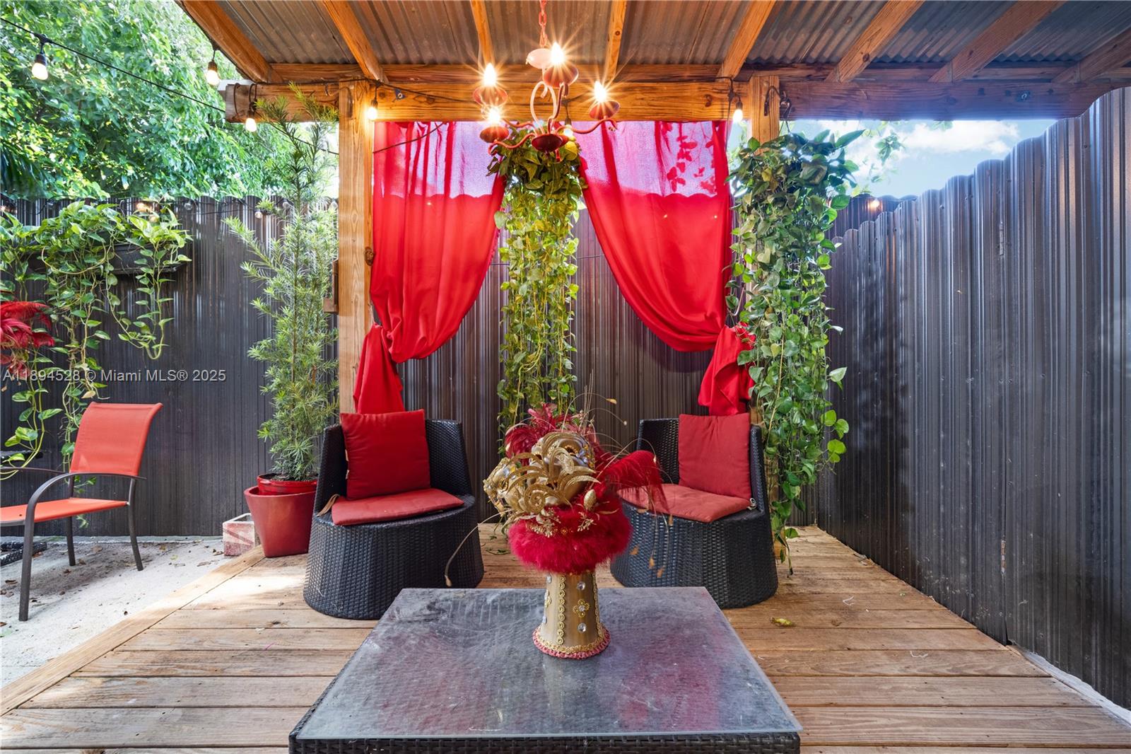 See details   /   sq. ft. $ 2025-10-11 0 Photo