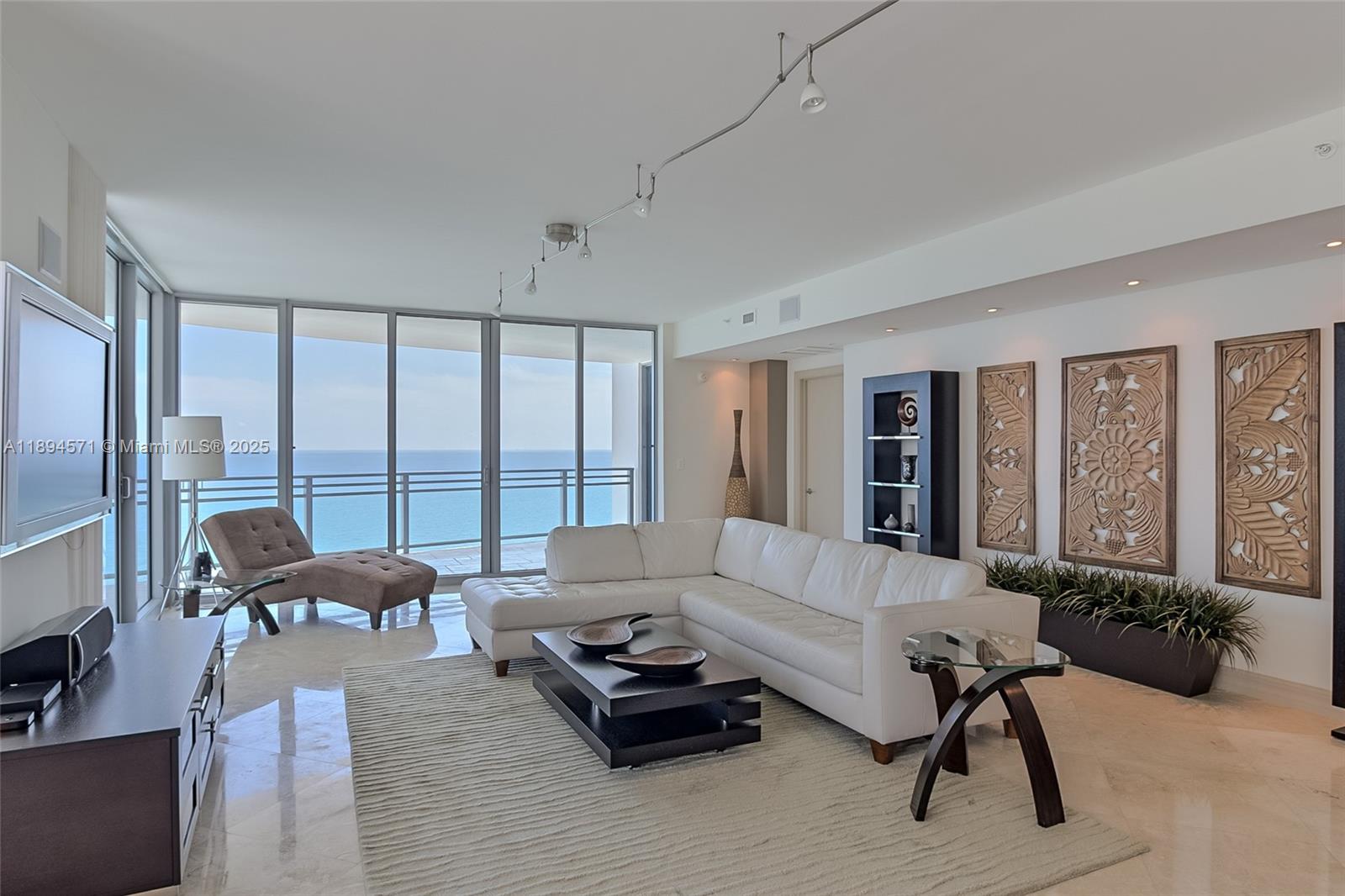 Photo of 3535 OCEAN DR  #2102, Hollywood, Florida, 33019 - 