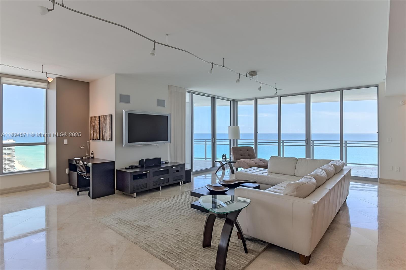 Photo of 3535 OCEAN DR  #2102, Hollywood, Florida, 33019 - 