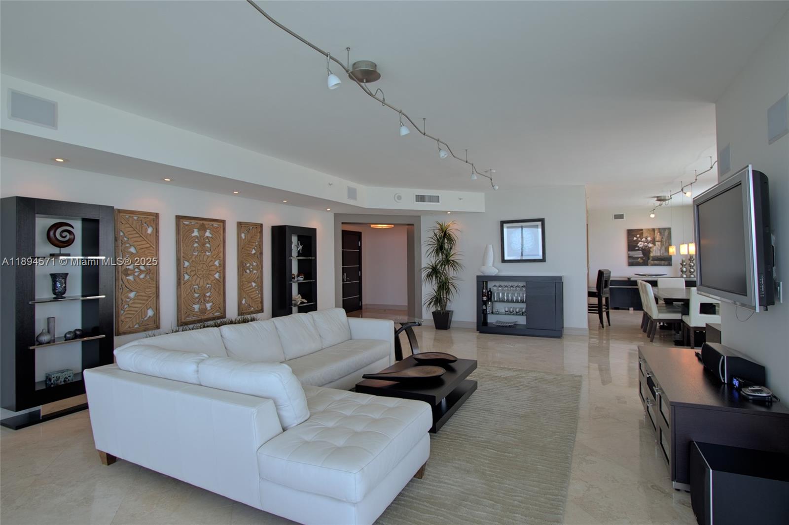 Photo of 3535 OCEAN DR  #2102, Hollywood, Florida, 33019 - 