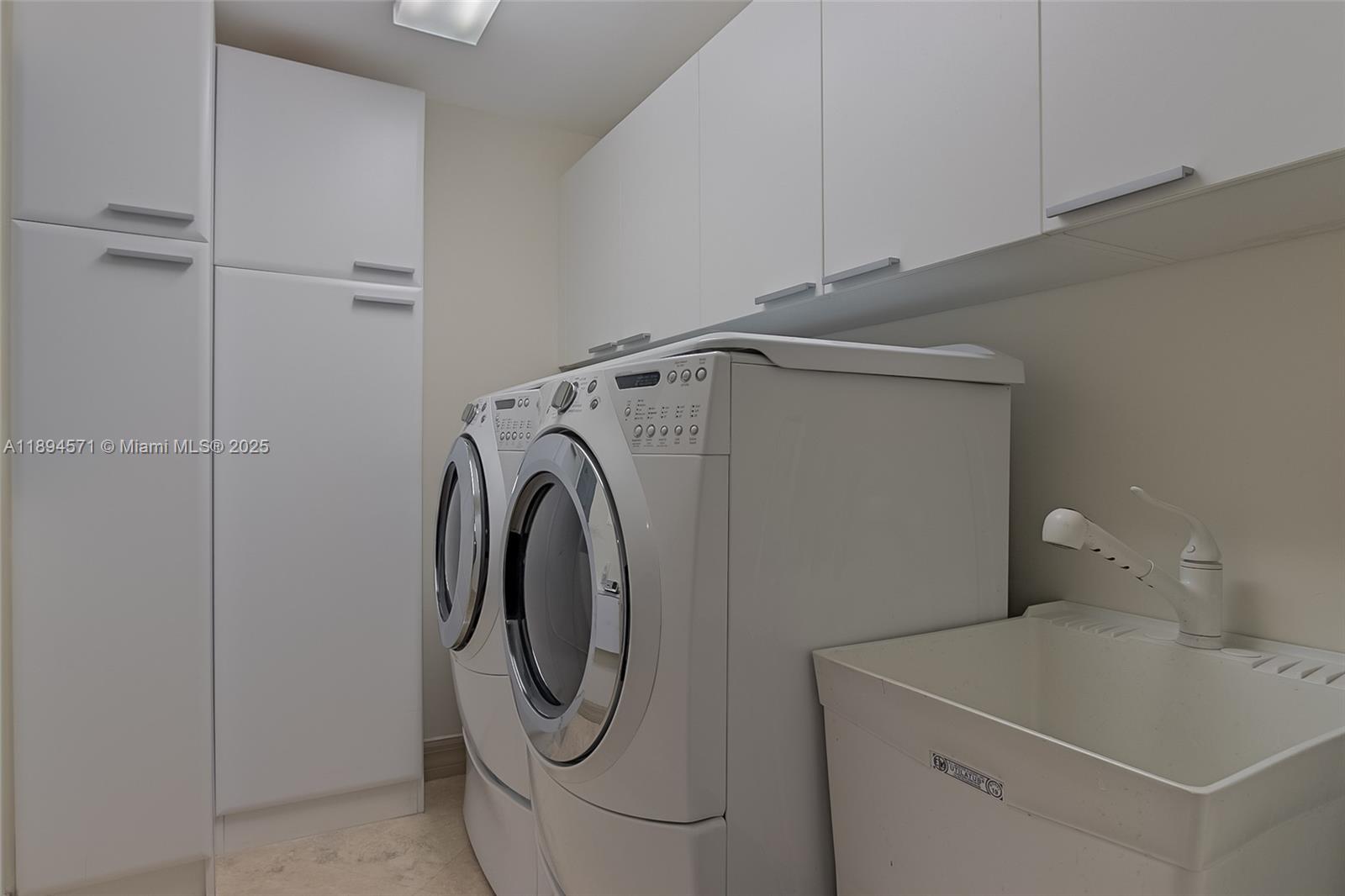 Photo of 3535 OCEAN DR  #2102, Hollywood, Florida, 33019 - PRIVATE LAUNDRY ROOM