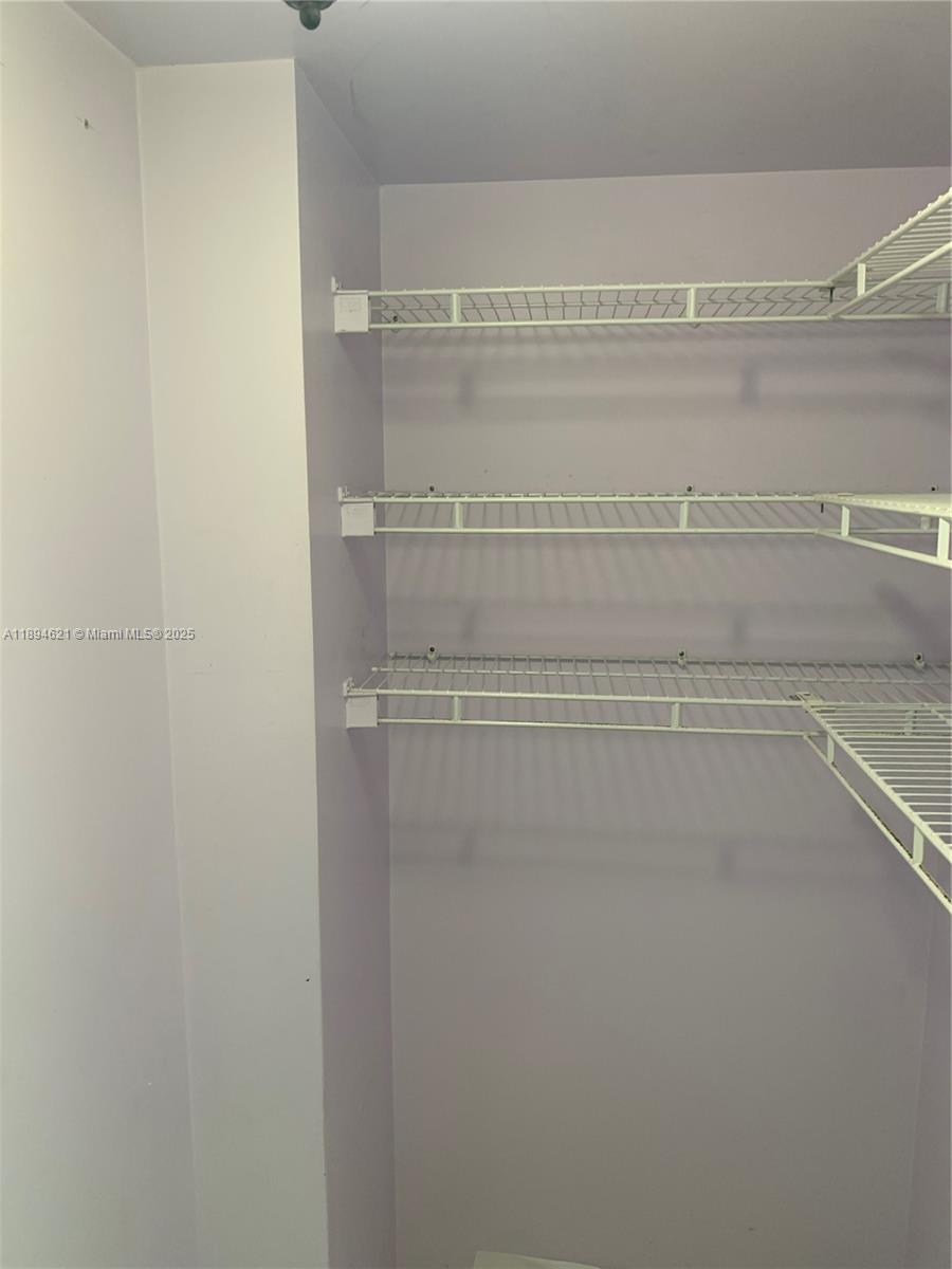 628-4 2 / 2 1317 sq. ft. $ 2025-10-11 0 Photo