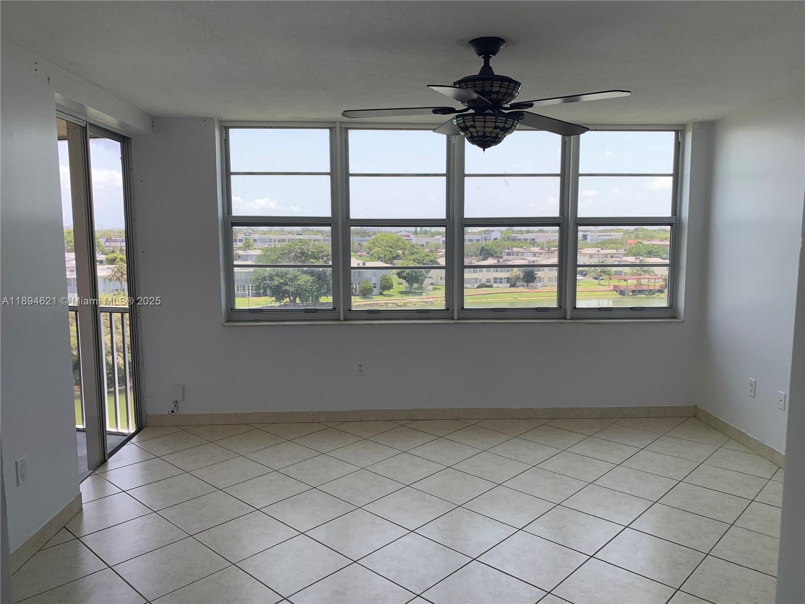 628-4 2 / 2 1317 sq. ft. $ 2025-10-11 0 Photo