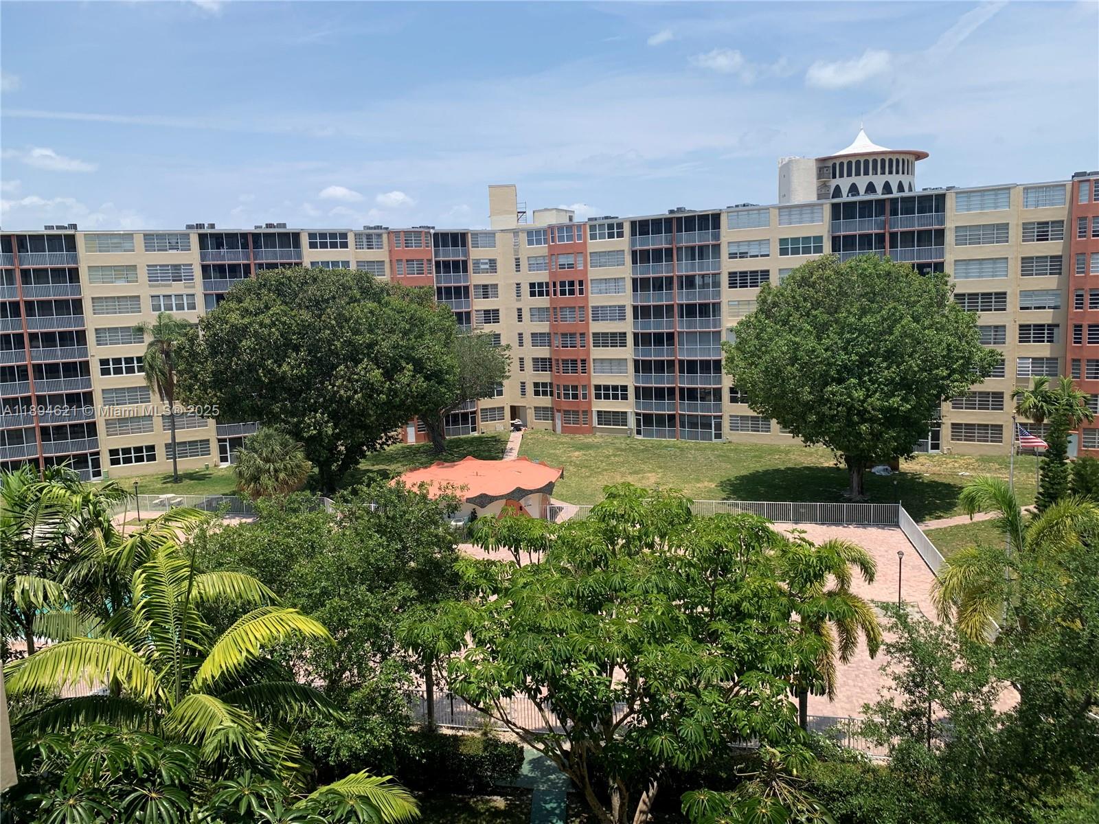 628-4 2 / 2 1317 sq. ft. $ 2025-10-11 0 Photo