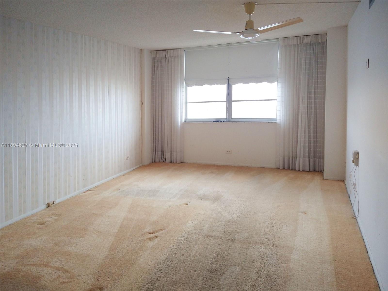 See details 2002 2 / 2 1275 sq. ft. $ 2025-10-11 0 Photo