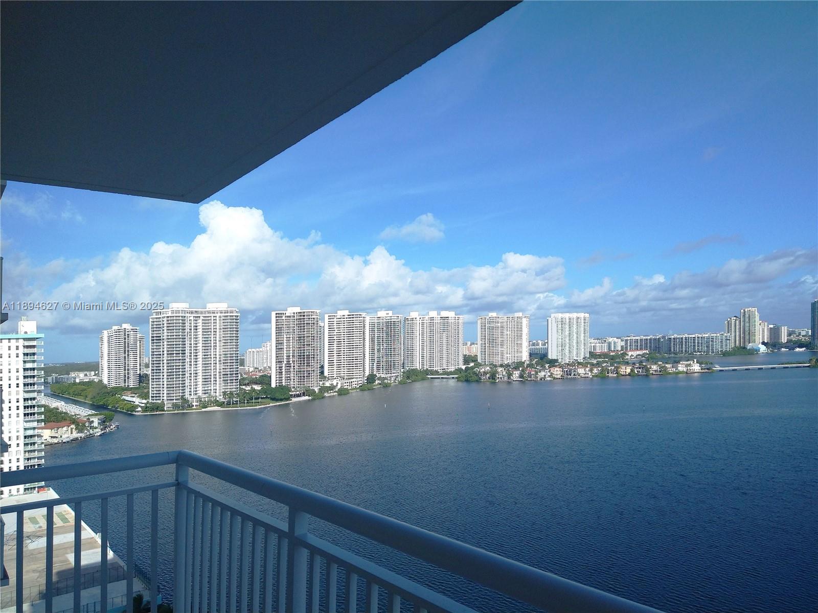 See details 2002 2 / 2 1275 sq. ft. $ 2025-10-11 0 Photo