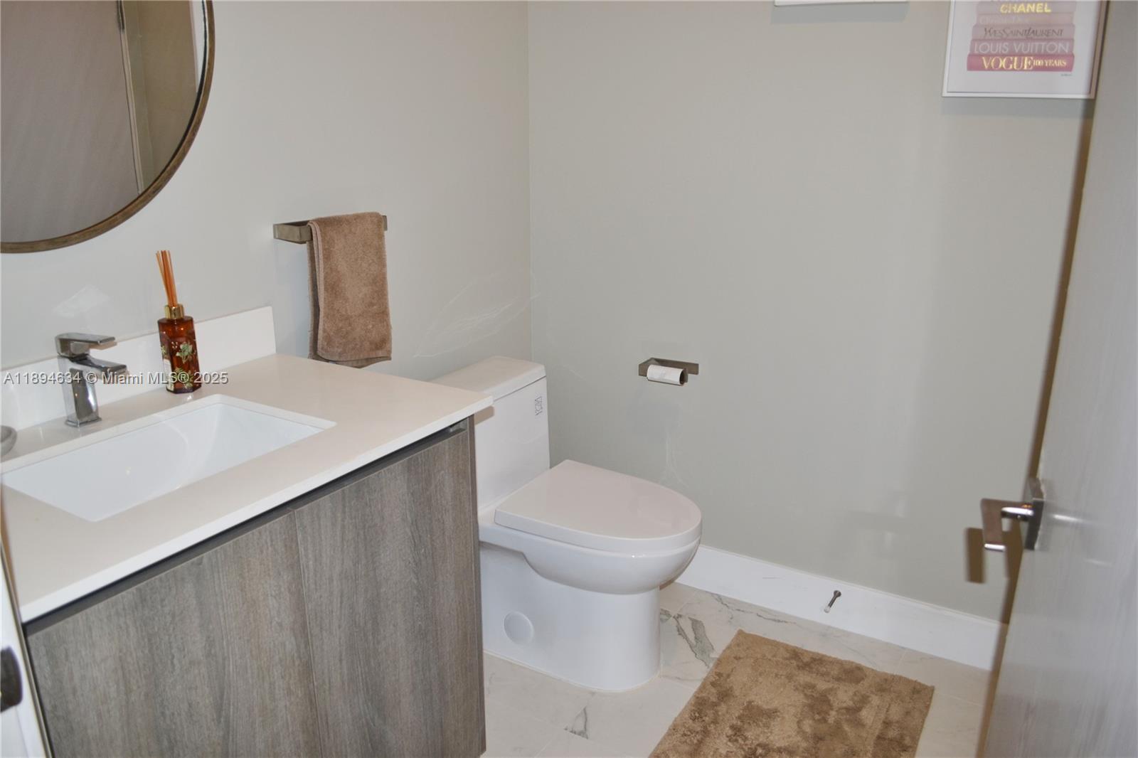 703 2 / 3 1361 sq. ft. $ 2025-10-11 0 Photo