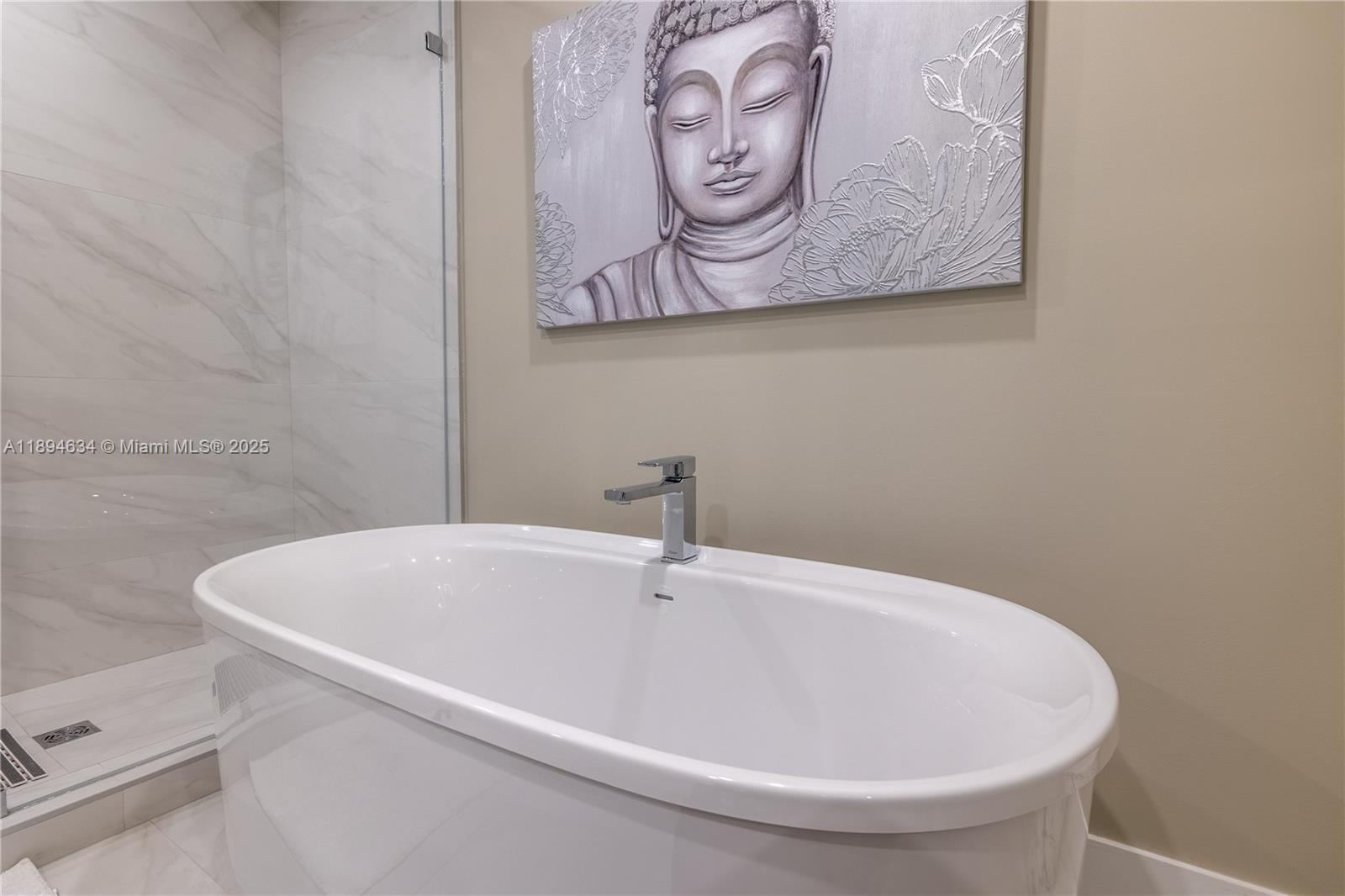 See details 703 2 / 3 1361 sq. ft. $ 2025-10-11 0 Photo